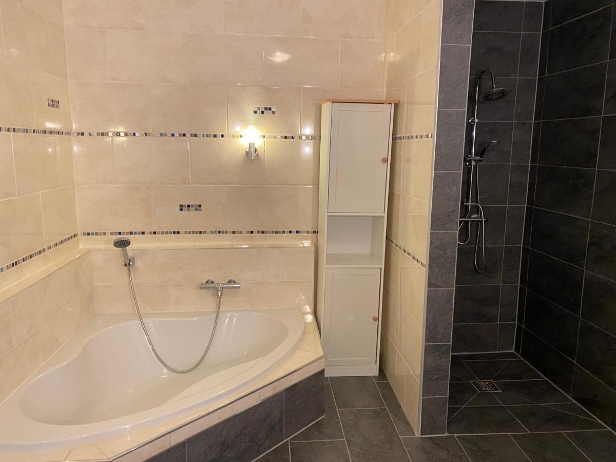 Ferienwohnung Julia フロートー エクステリア 写真